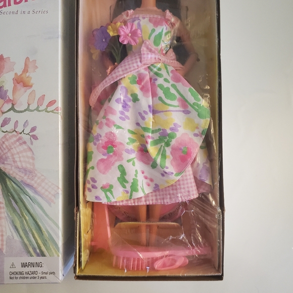 1996 Barbie Spring Petals AVON Special Edition Doll In BOX - Picture 5 of 6